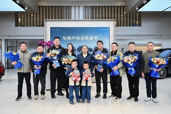 嘉理证券 每年交近五千解锁后轮转向？奔驰这波操作有点迷惑